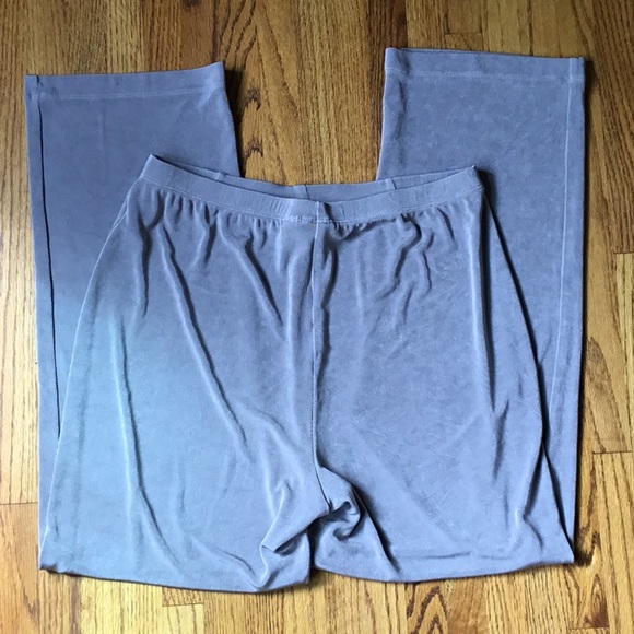 Grey Travelers By Chico’s Pants, Size 1 Short - Picture 3 of 4